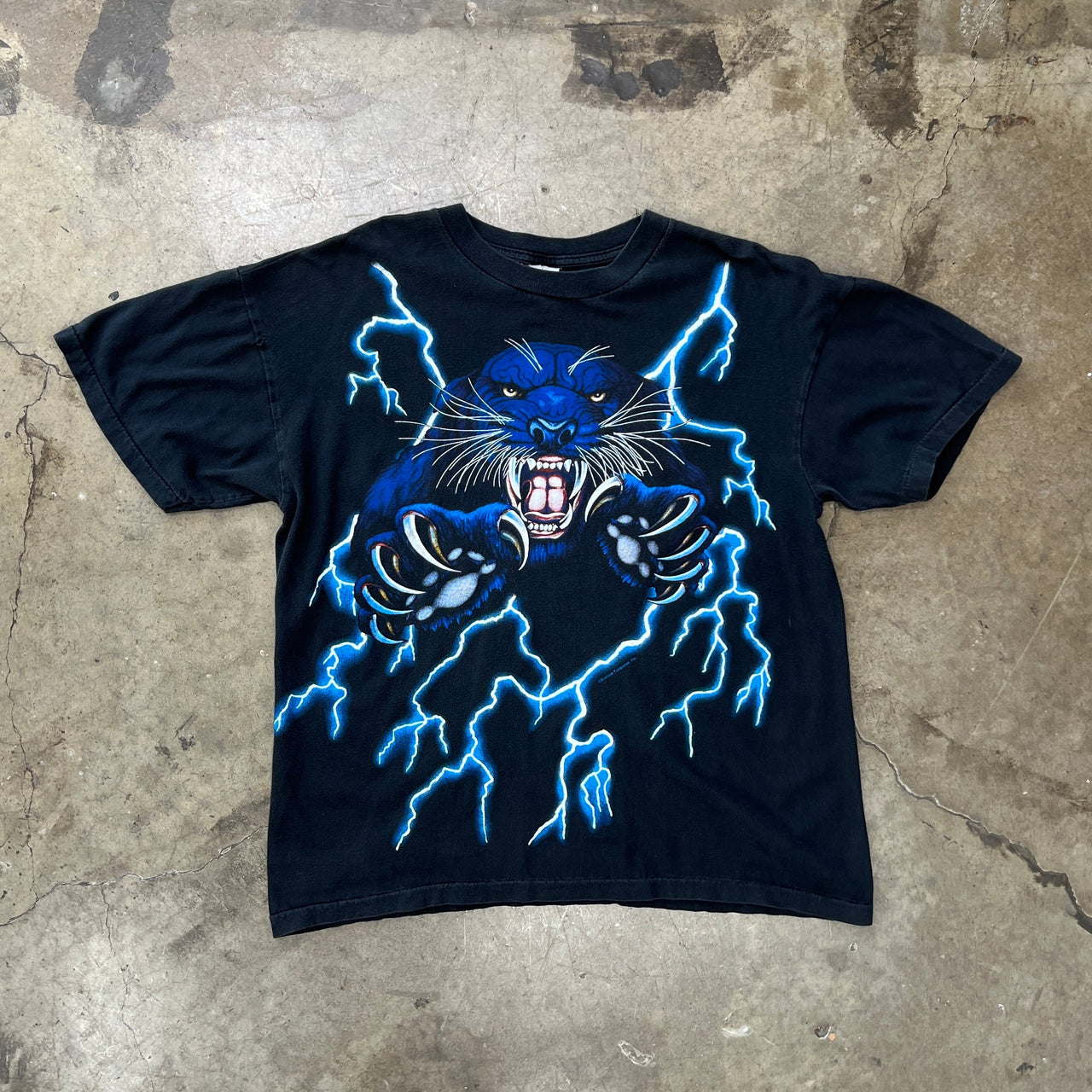 90s USA American Thunder Panther Lightning Tee