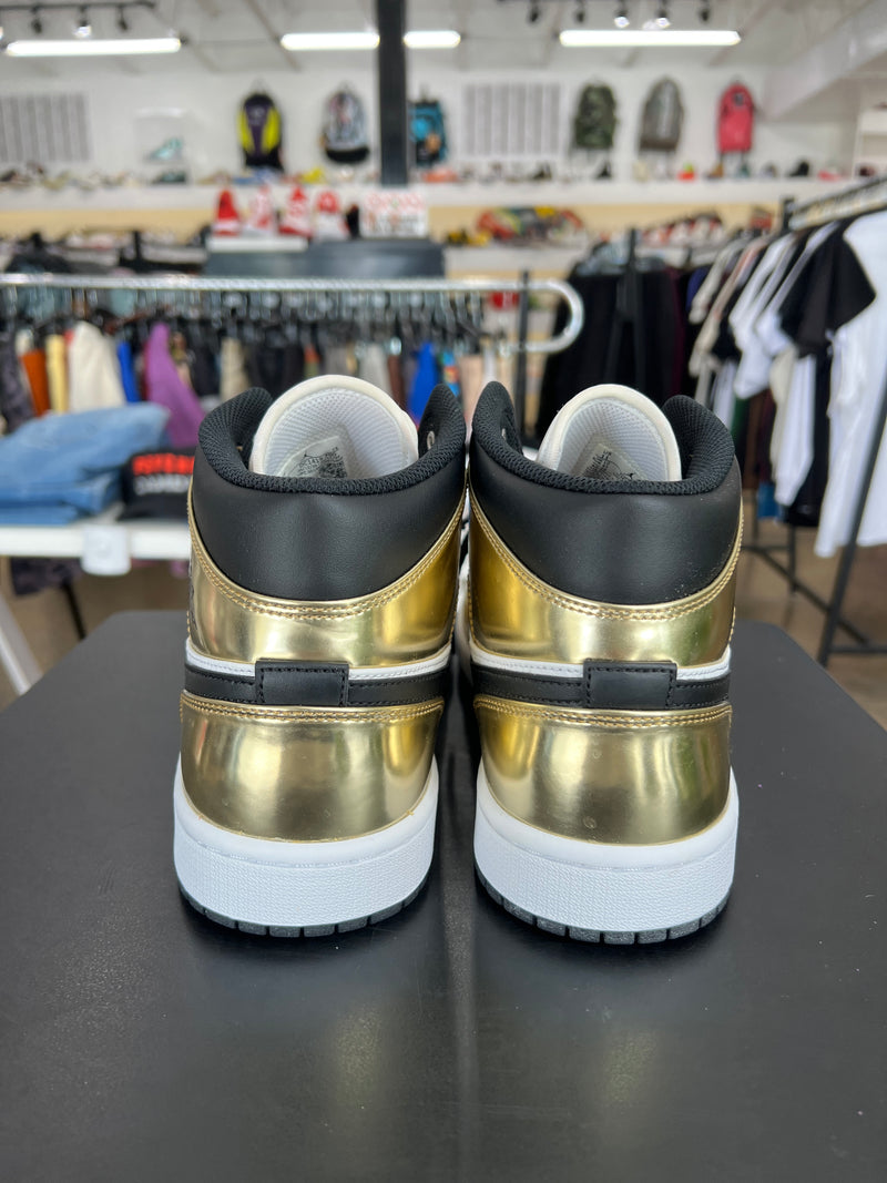 Air Jordan 1 Mid Metallic Gold