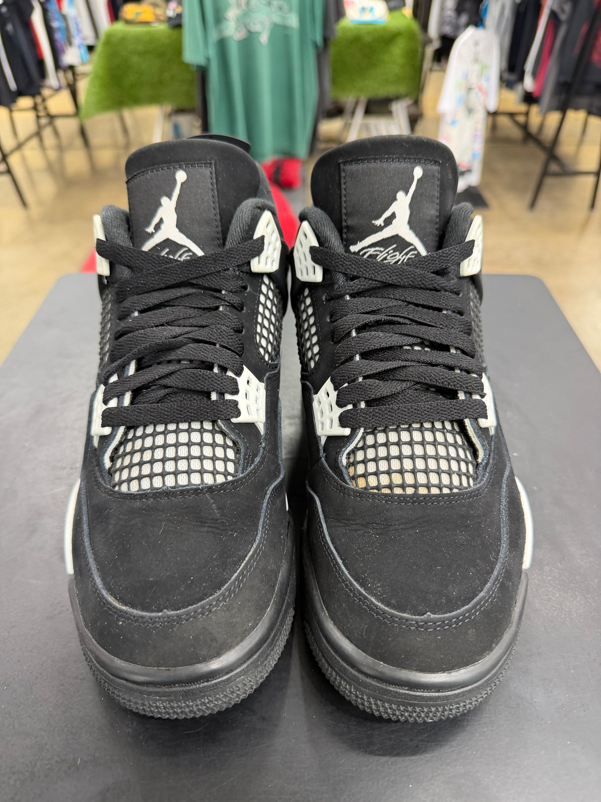Jordan 4 White Thunder (2024)