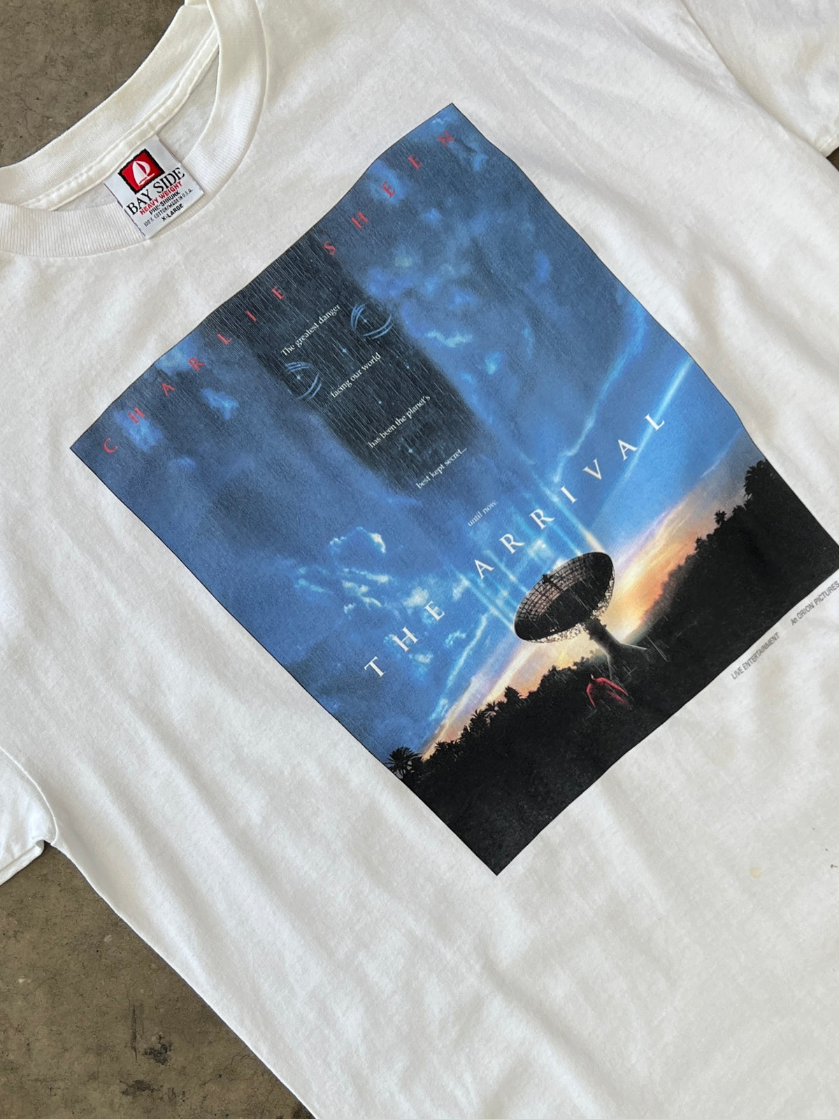 1996 Charlie Sheen The Arrival Sci-fi Alien Movie Tee