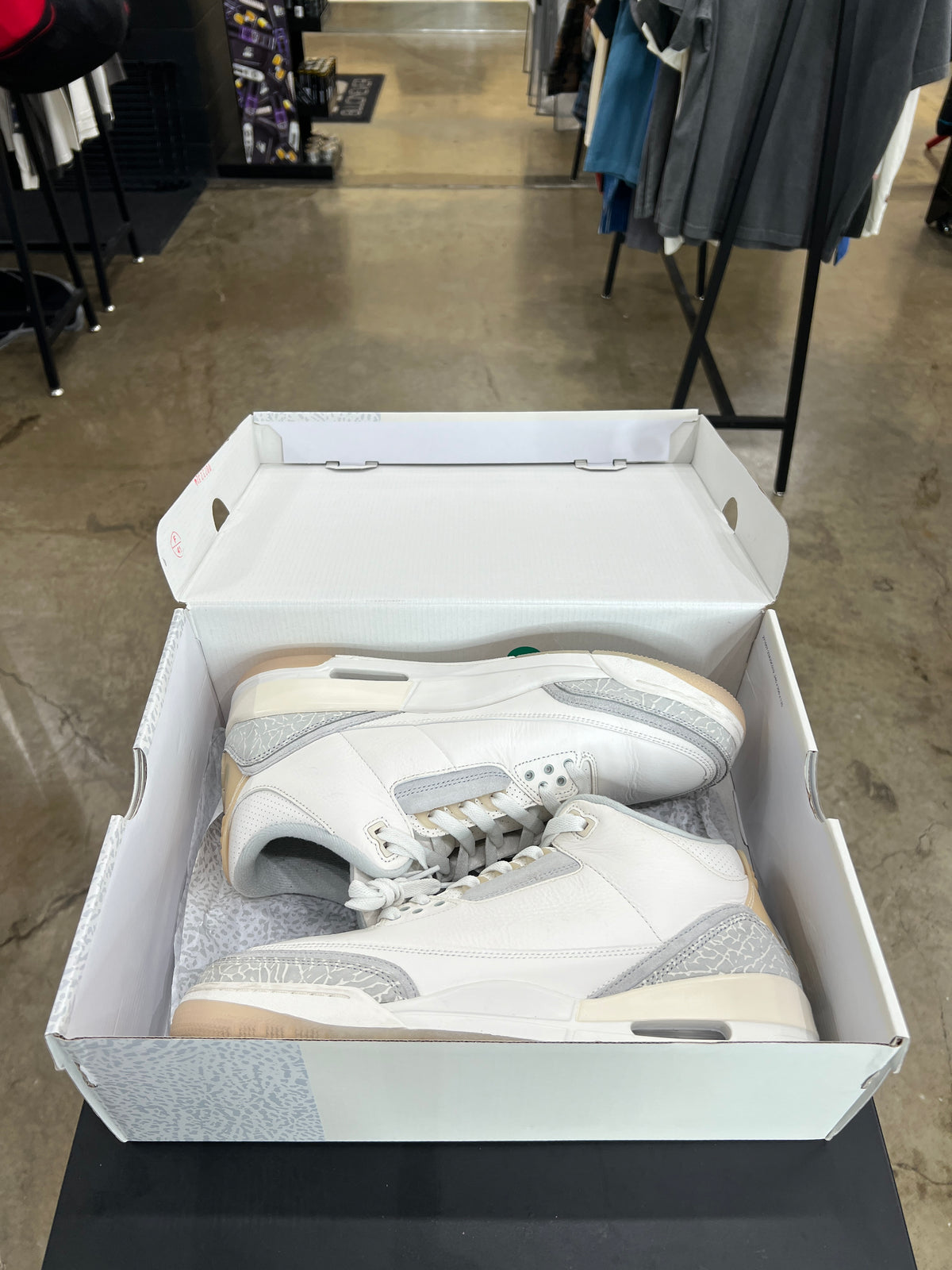 Air Jordan 3 Craft Ivory (2024)