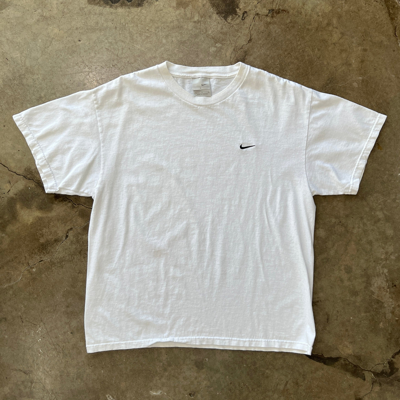 Y2k Early 2000s Nike Swoosh White Tee