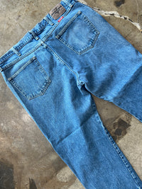 Wrangler Jeans Distressed Leg Opening