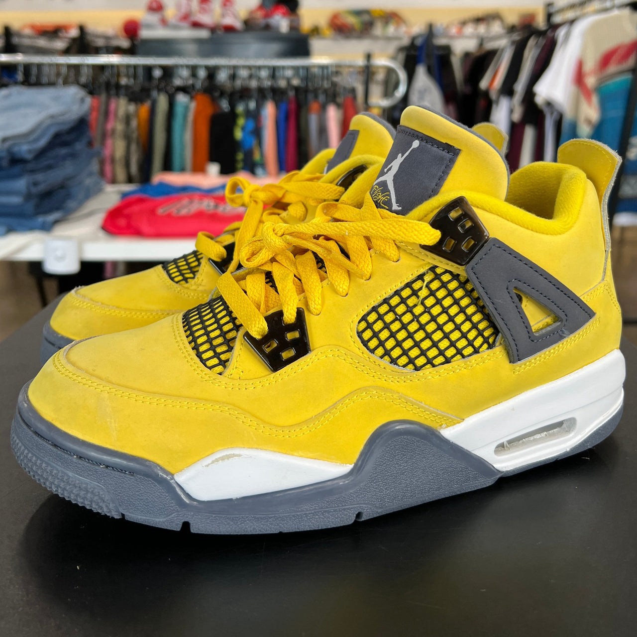 Air Jordan 4 Lightning Sz. 7Y (2021)