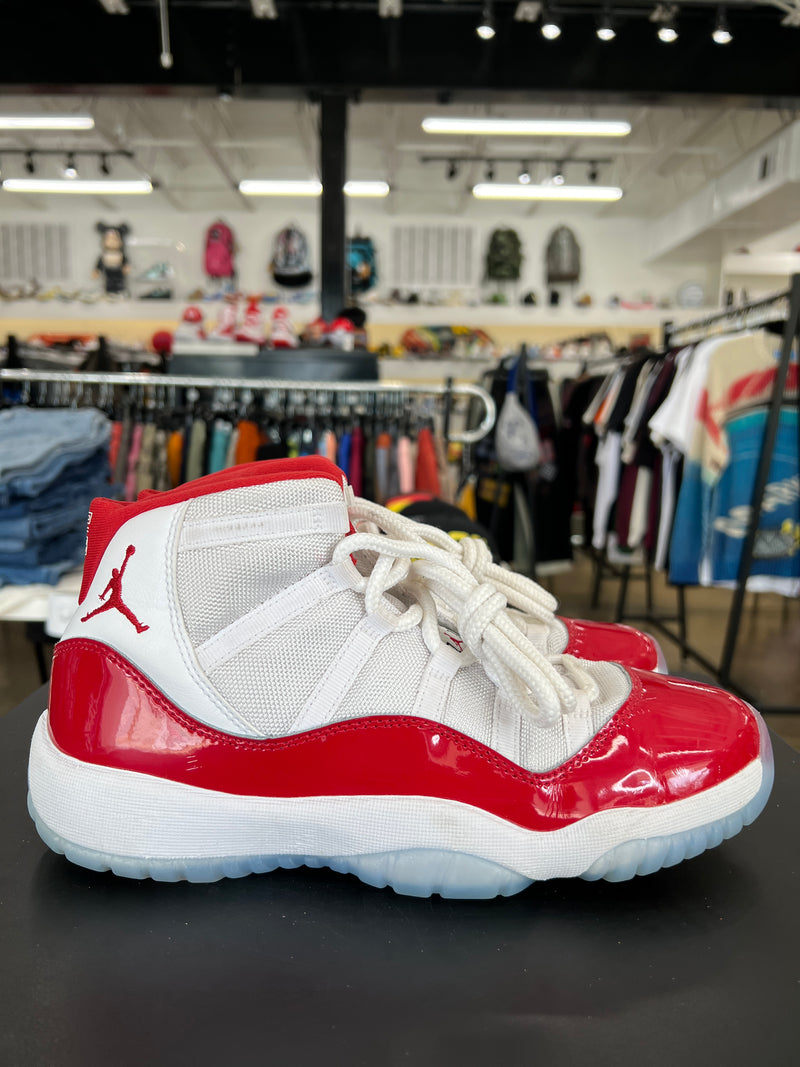 Air Jordan 11 Cherry Sz. 7Y (2022)