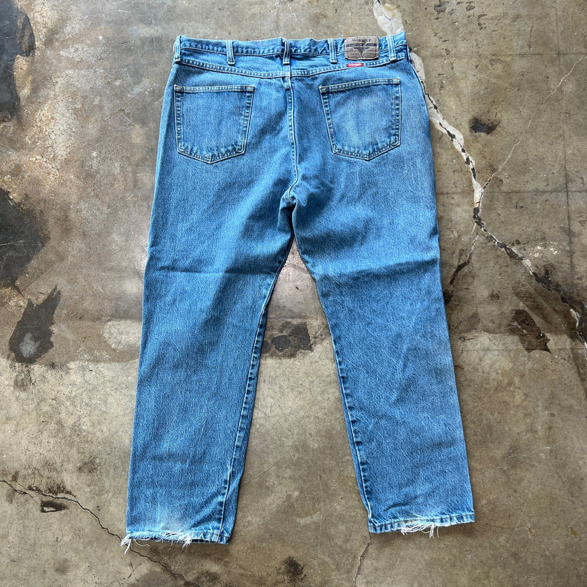 Wrangler Jeans Distressed Leg Opening