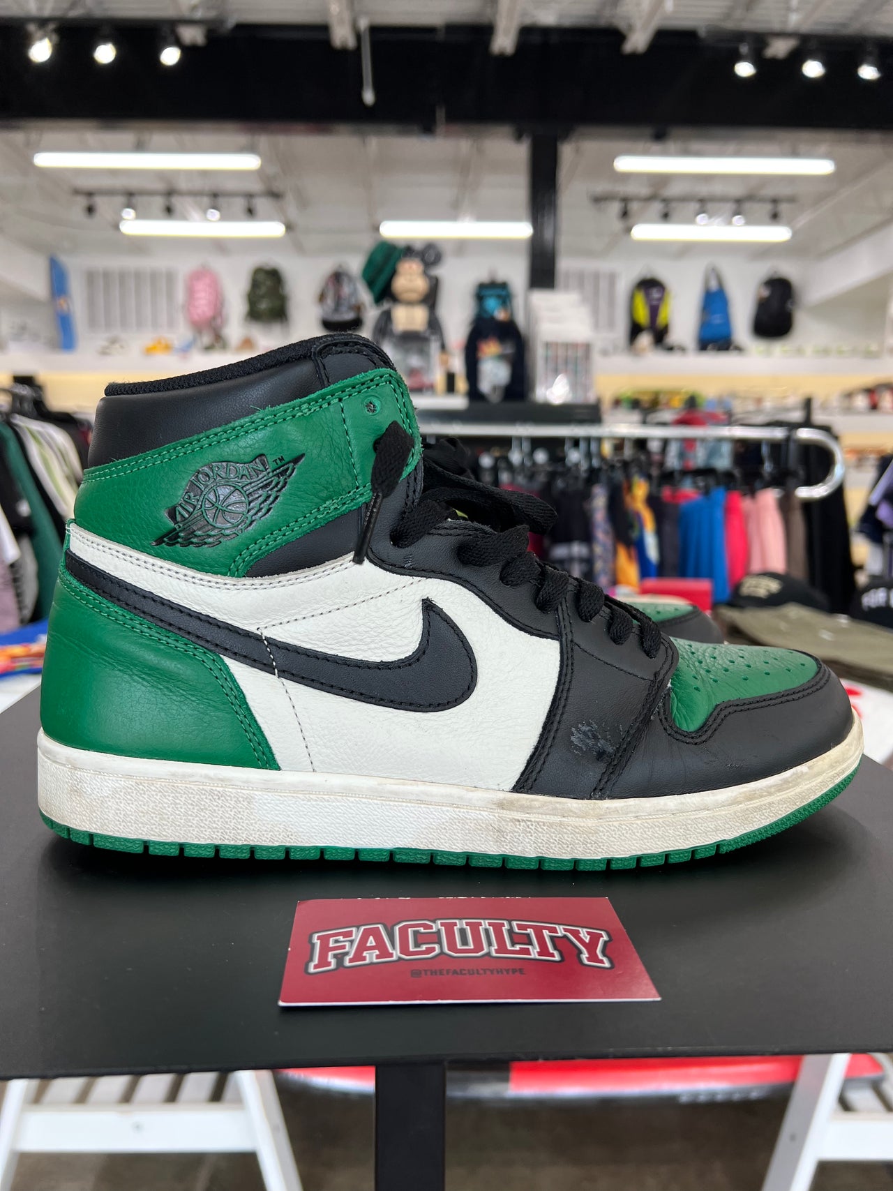 Air Jordan 1 Pine Green