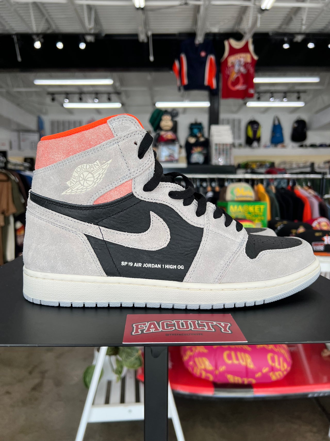 Air Jordan 1 Neutral Grey Hyper Crimson