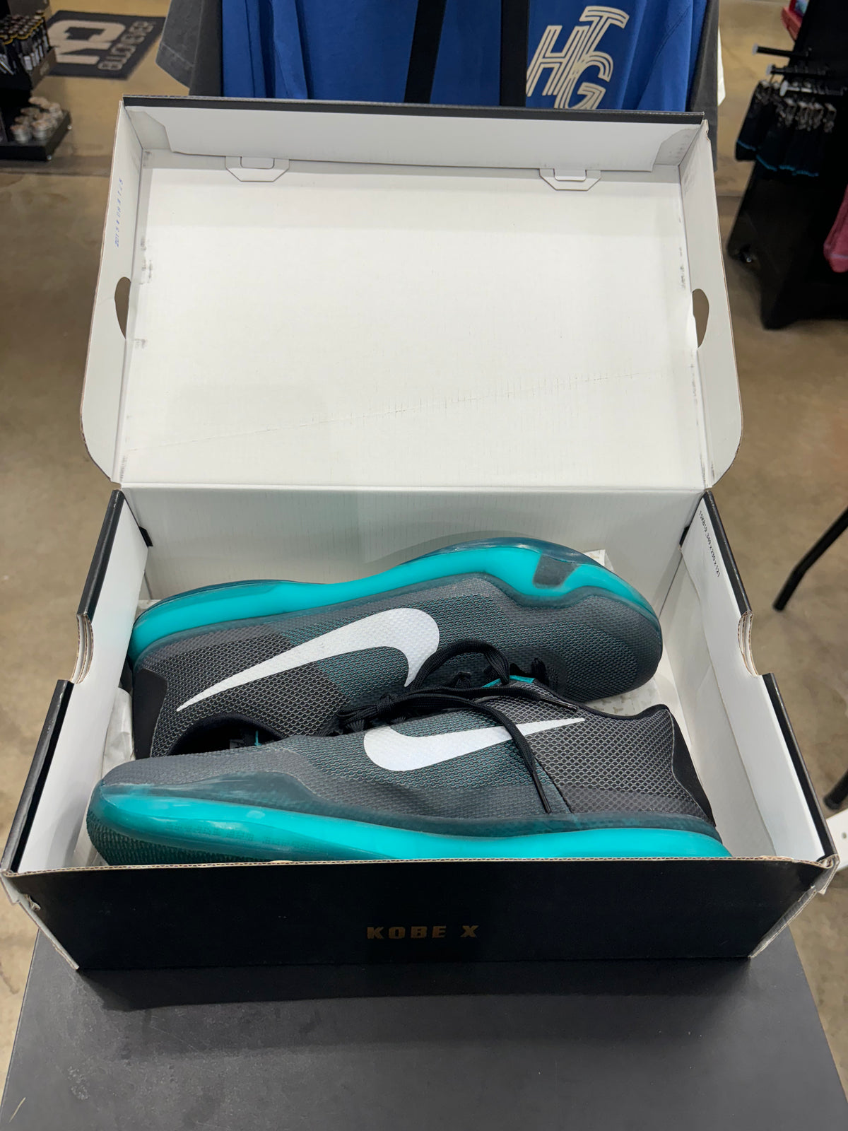 Kobe 10 Radiant Emerald