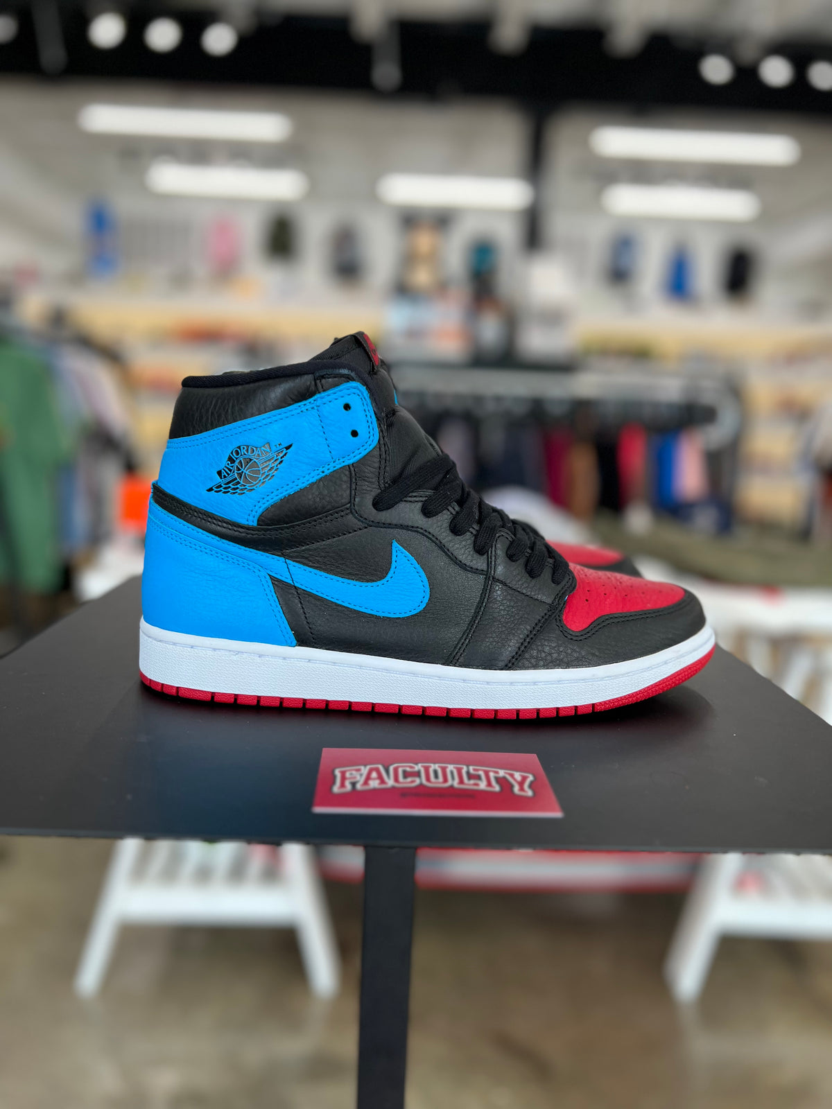 Air Jordan 1 W UNC to Chicago Leather