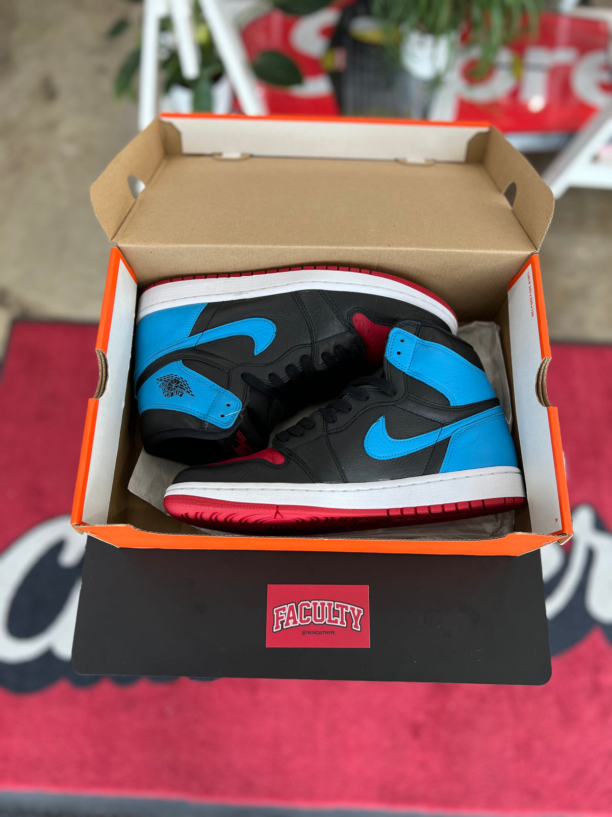 Air Jordan 1 W UNC to Chicago Leather