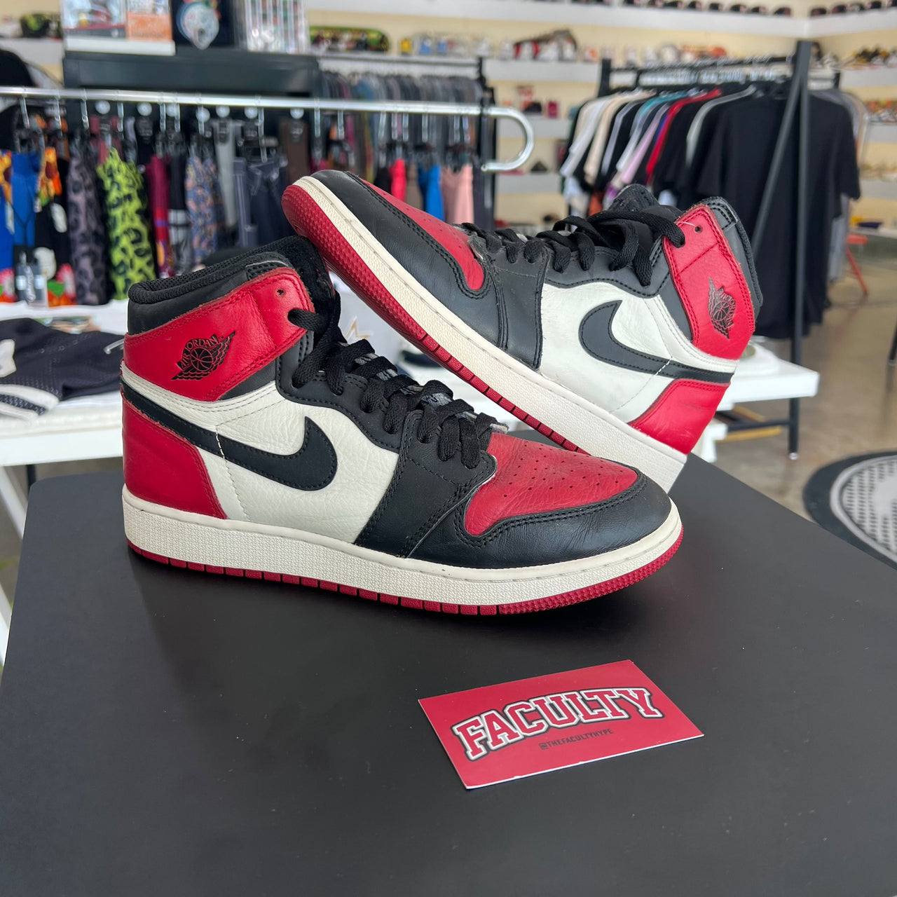 Air Jordan 1 Bred Toe (sz. 7Y)