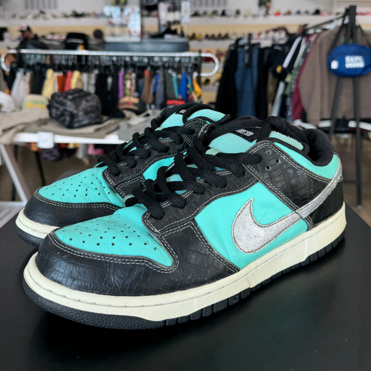 SB Dunk Low Diamond Supply Co.