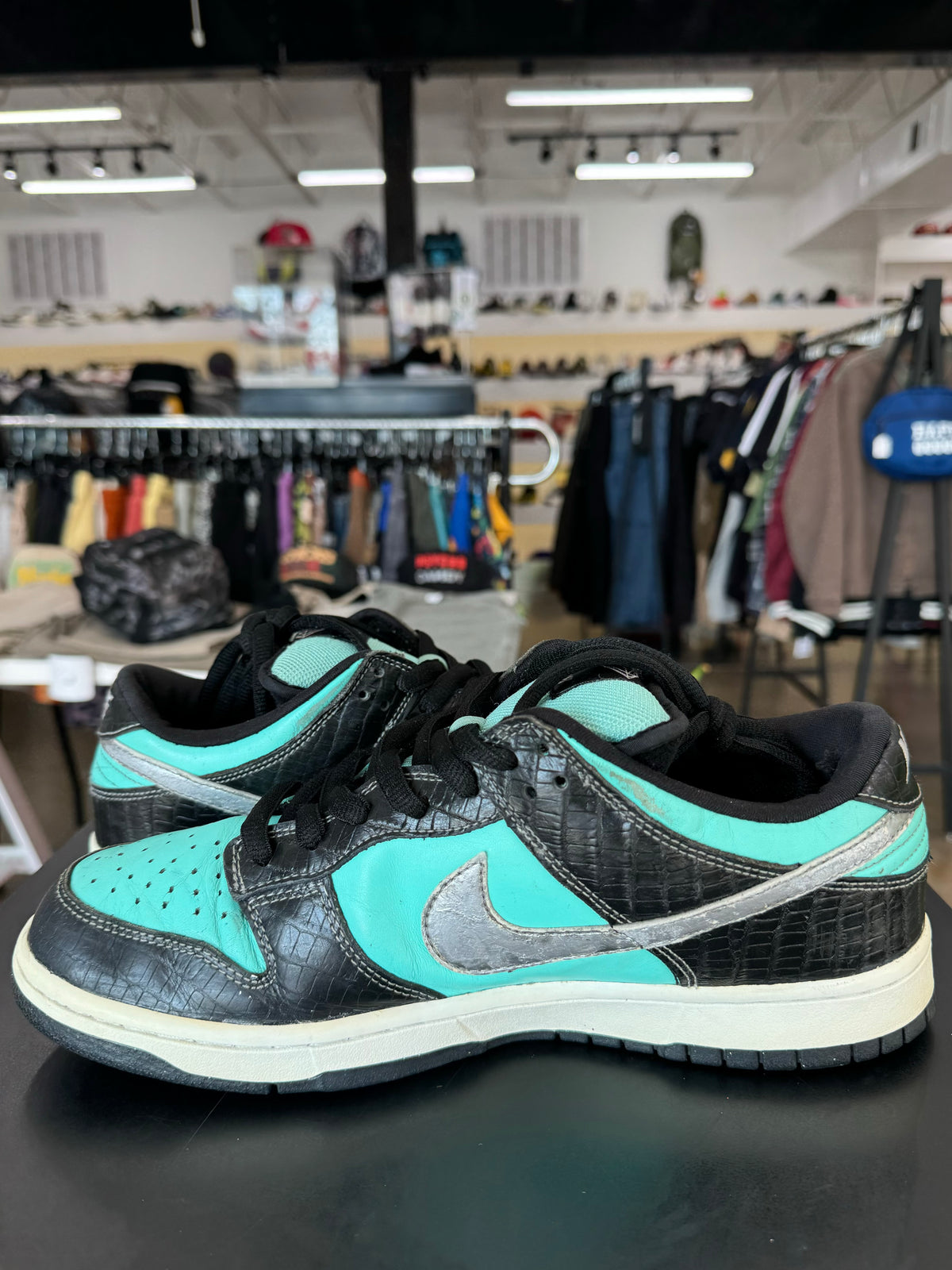 SB Dunk Low Diamond Supply Co.