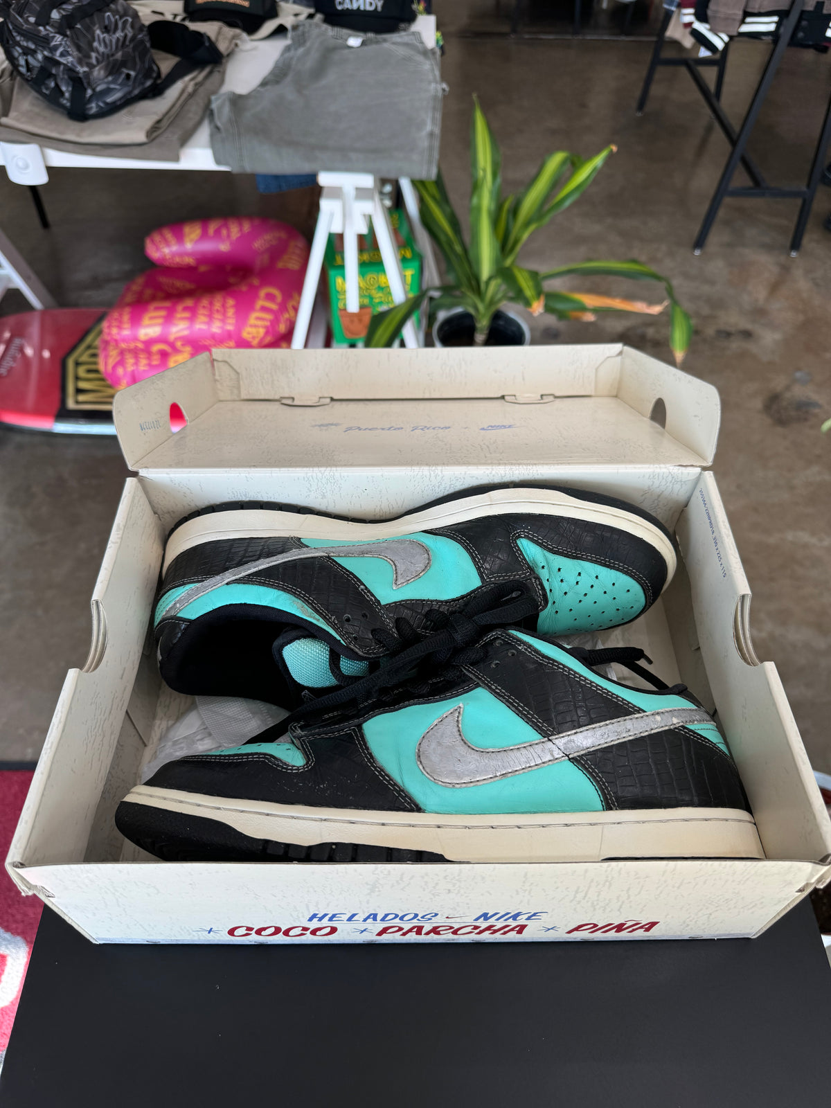 SB Dunk Low Diamond Supply Co.