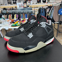 Air Jordan 4 Bred