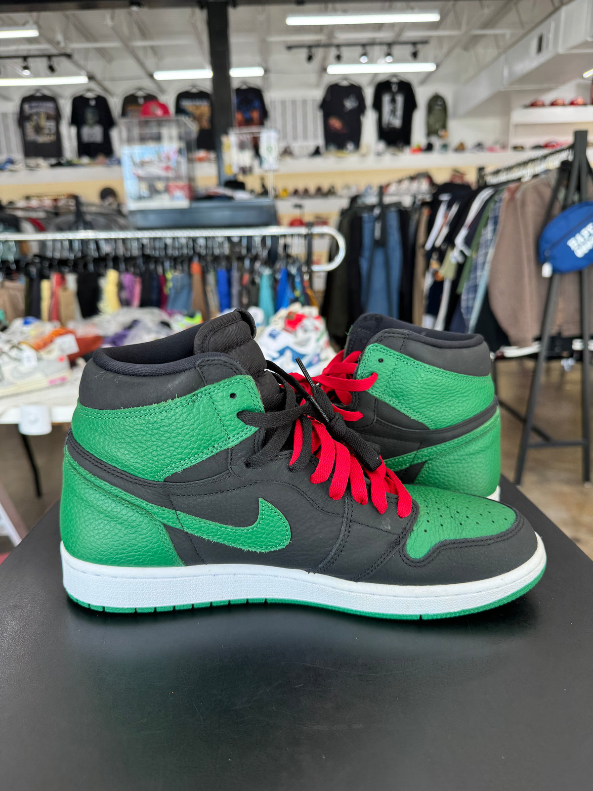 Air Jordan 1 Pine Green