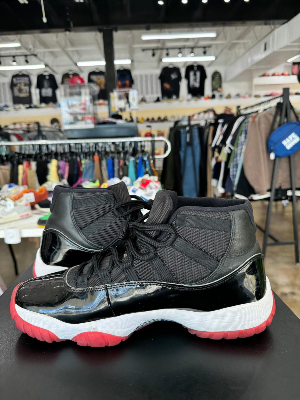 Air Jordan 11 Bred