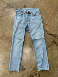 Levi’s Light Wash Denim Jeans