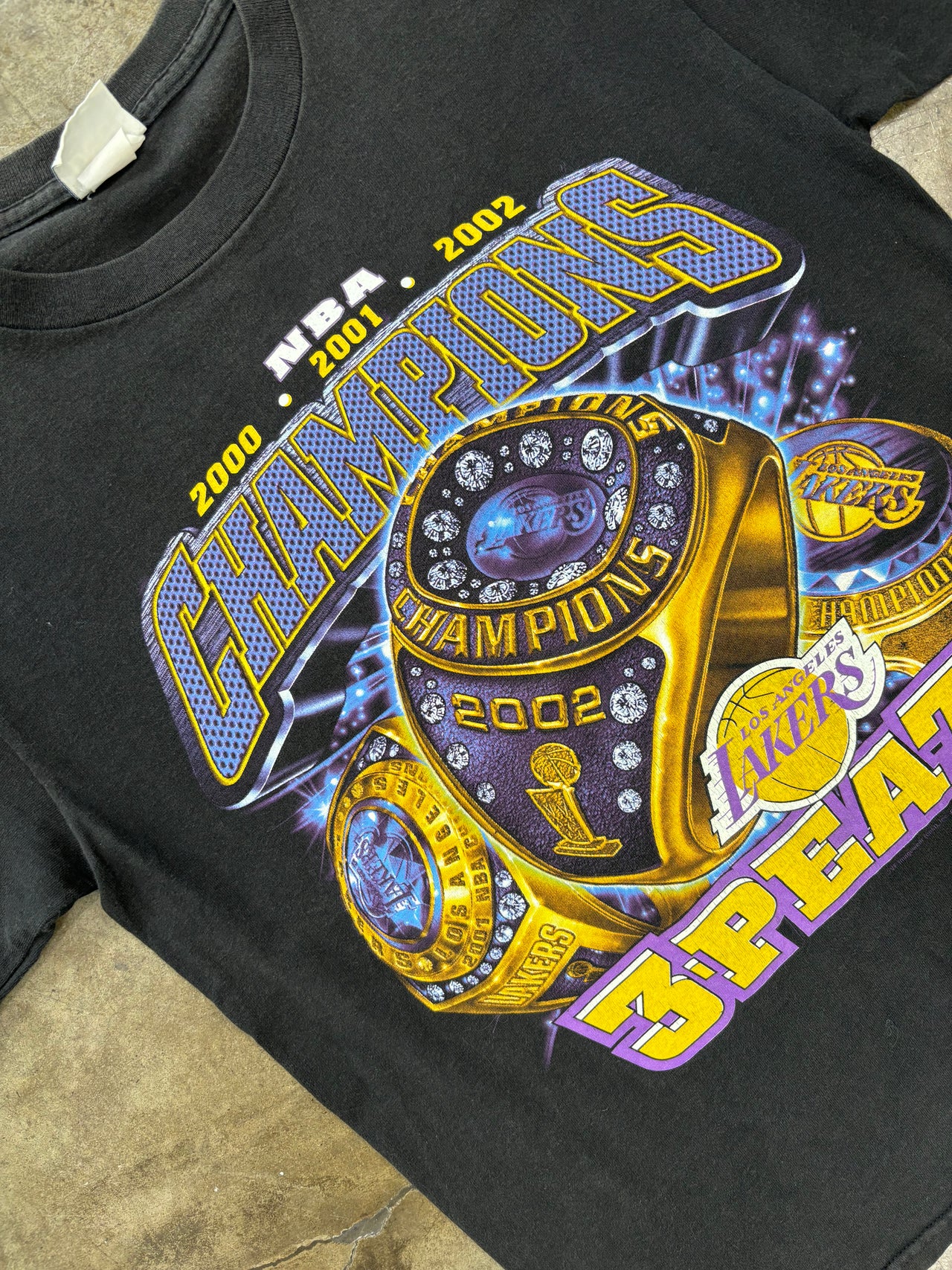 2002 NBA Lakers 3Peat Ring Lee Sports Tag Ring Tee