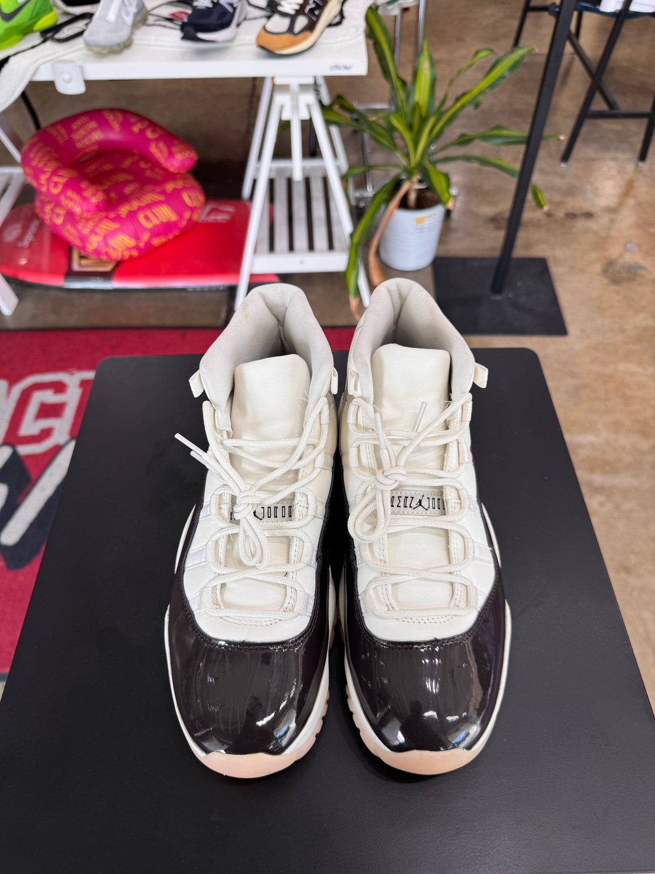 Air Jordan 11 Neapolitan W