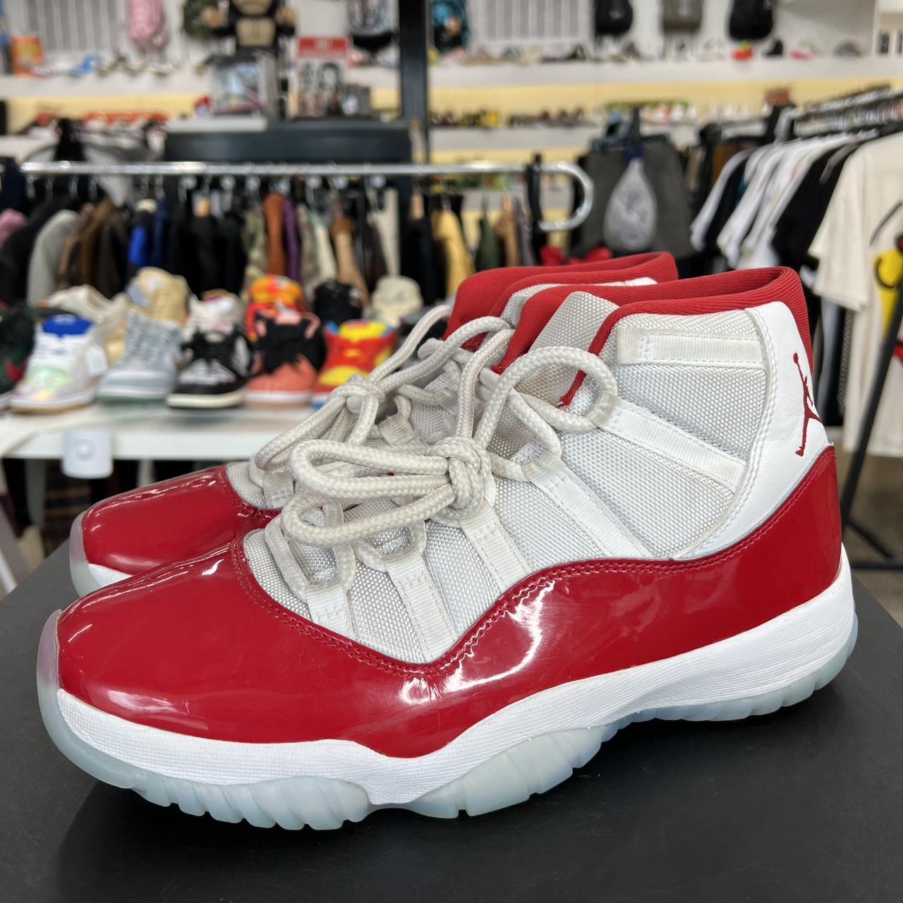 Air Jordan 11 Cherry (9.5)