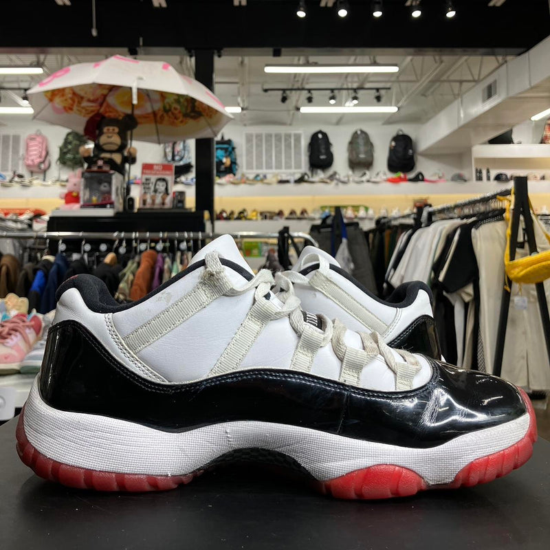 Air Jordan 11 Low Concord Bred