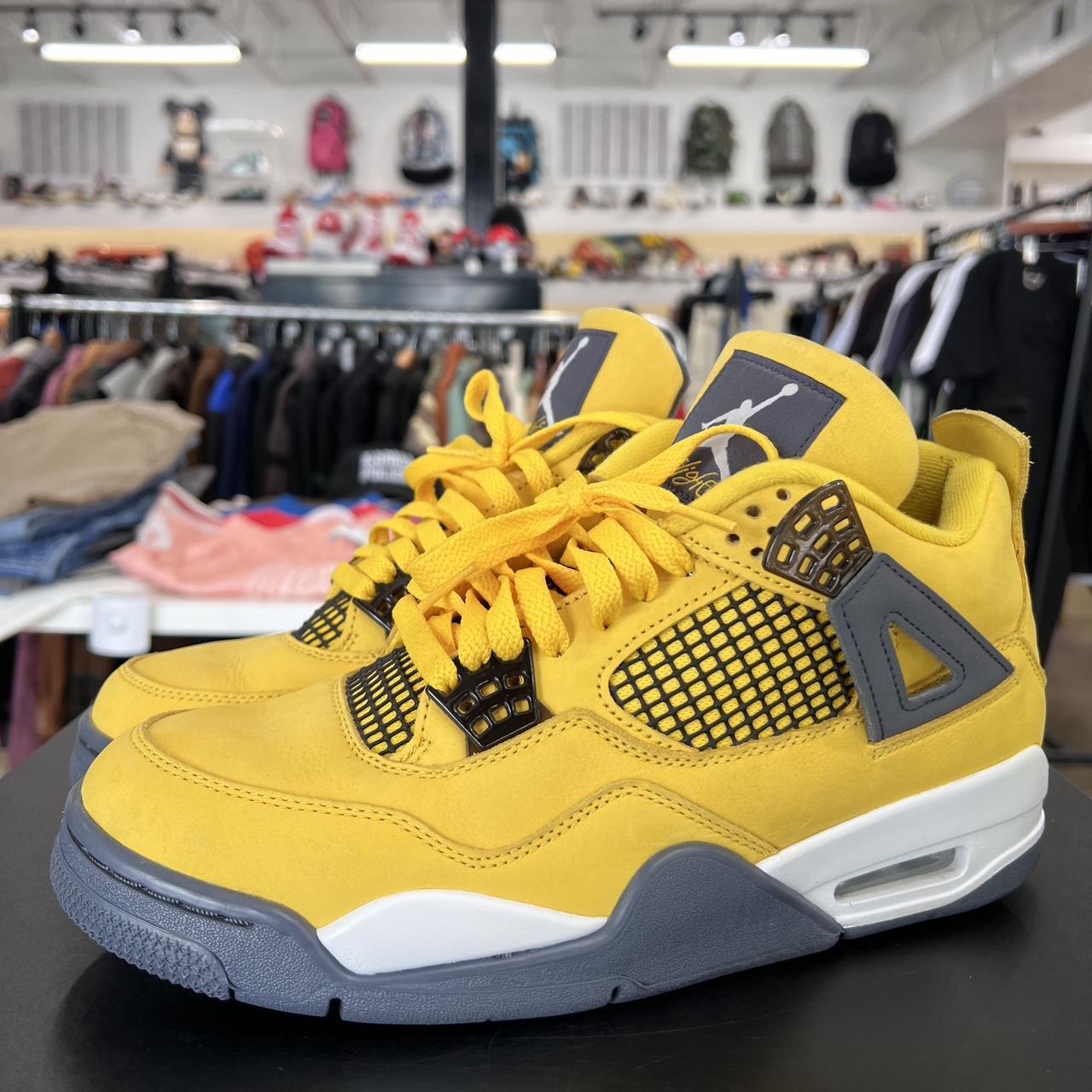 Air Jordan 4 Lightning