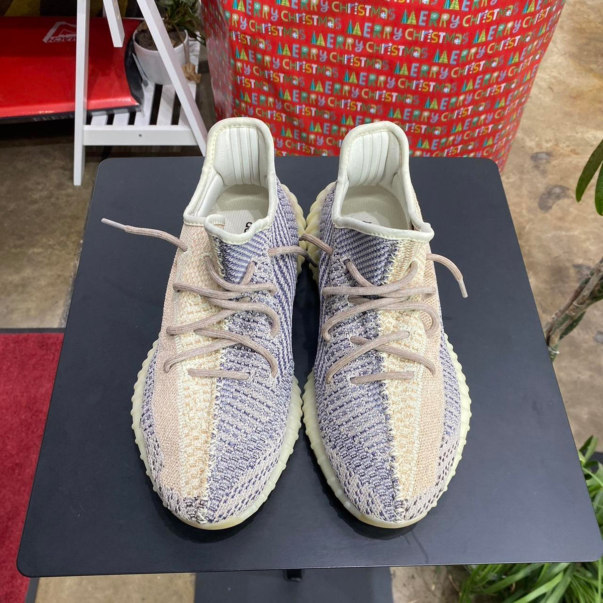 Yeezy 350 V2 Ash Pearl