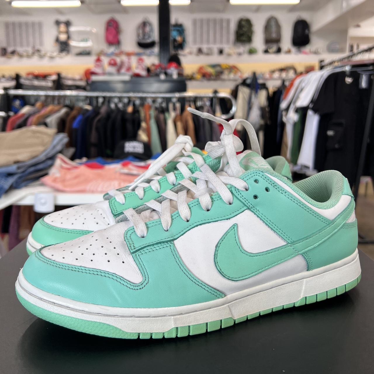 Dunk Low W Glow Green