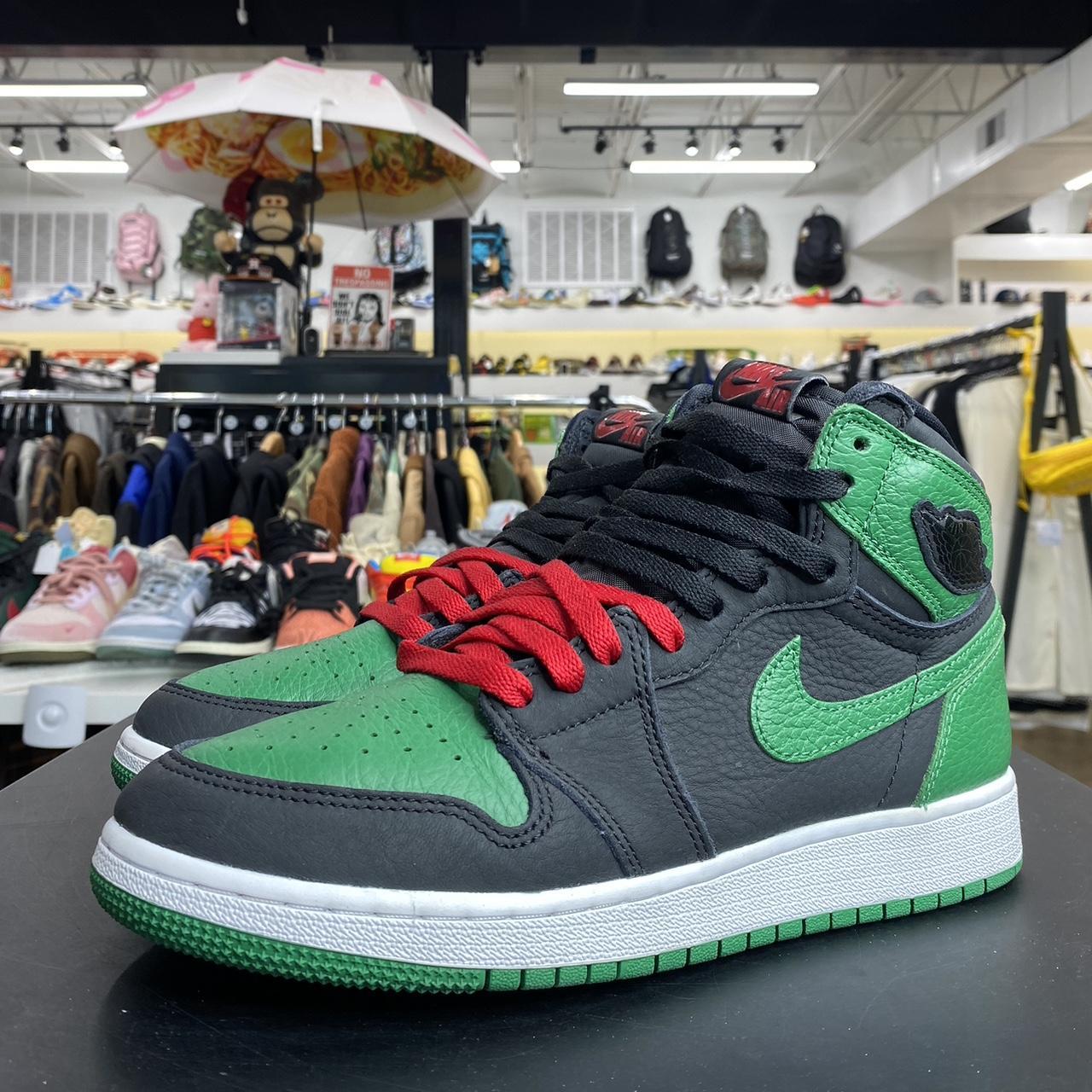 Air Jordan 1 Pine Green