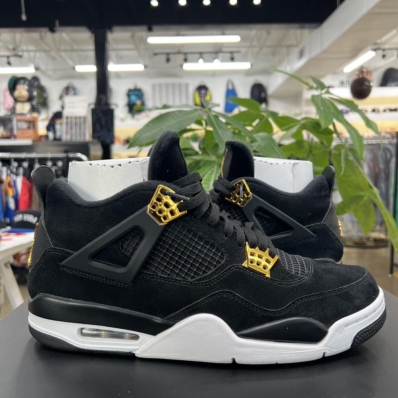 Air Jordan 4 Royalty