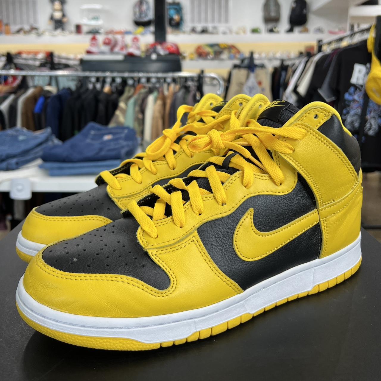 Dunk High Black Varsity Maize