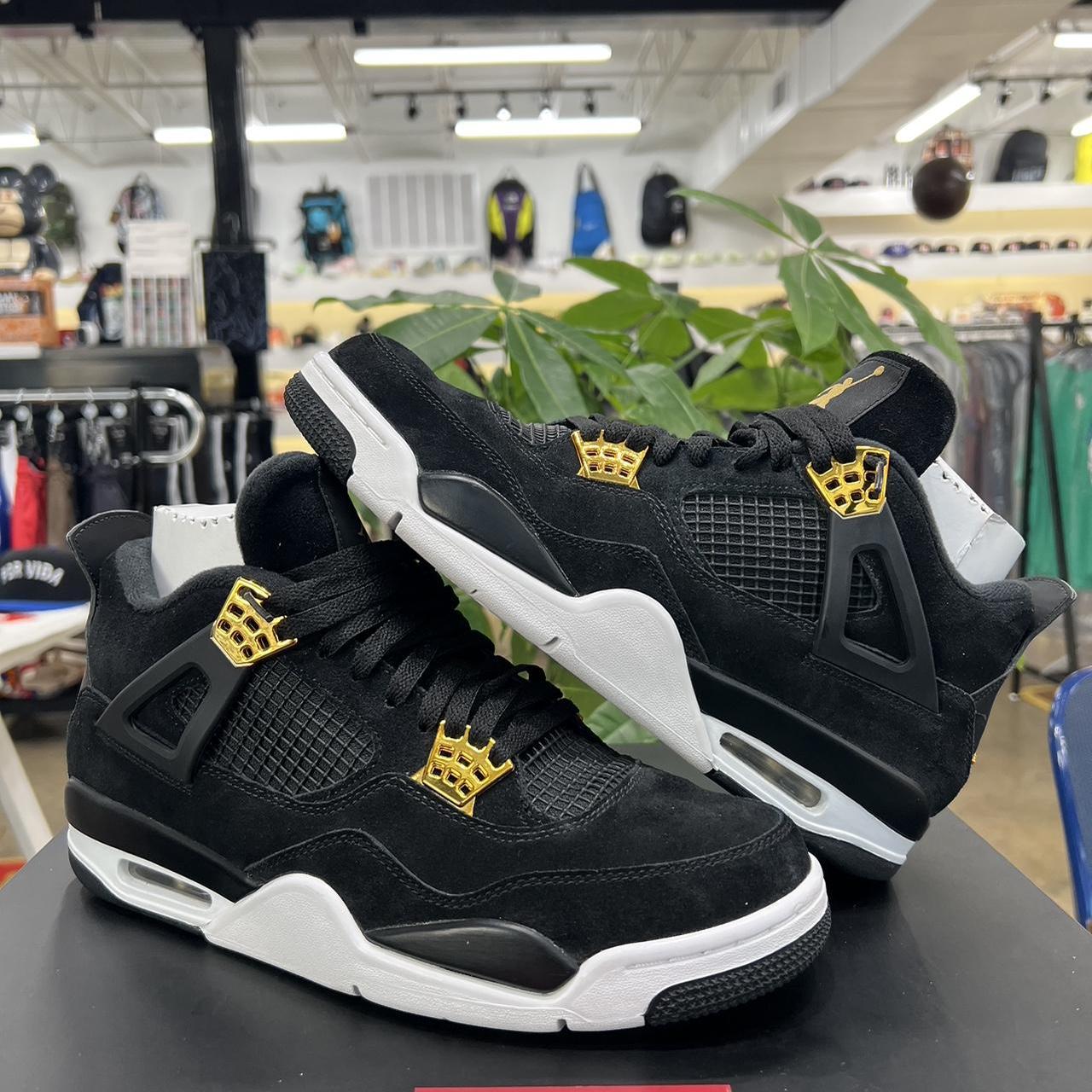 Air Jordan 4 Royalty