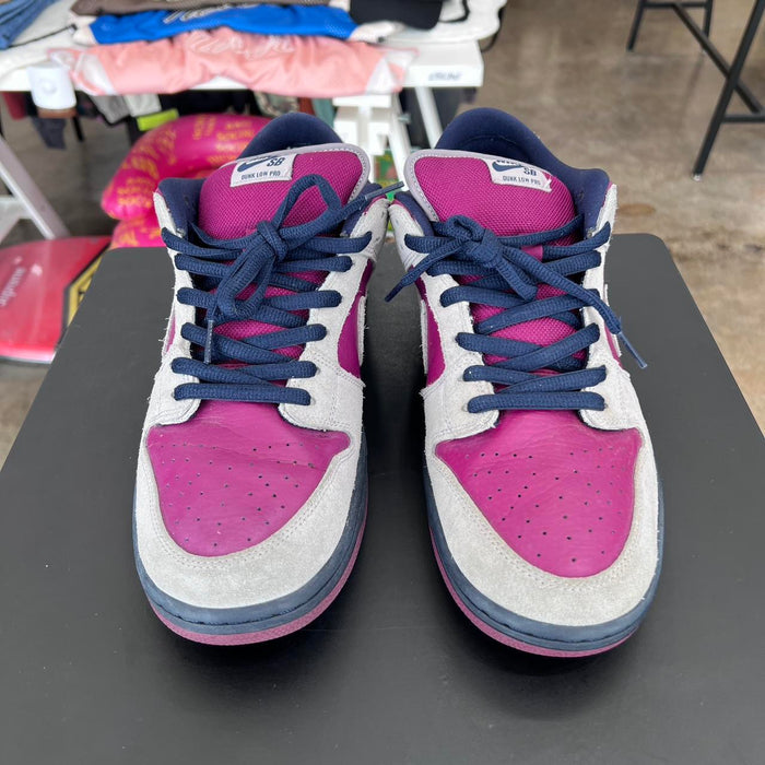 SB Dunk Low Atmosphere Grey True Berry