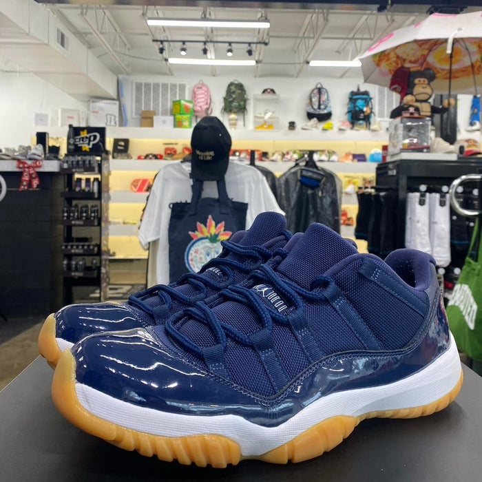 Air Jordan 11 Low Midnight Navy