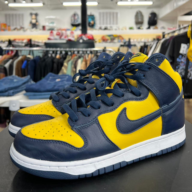 Dunk High Michigan