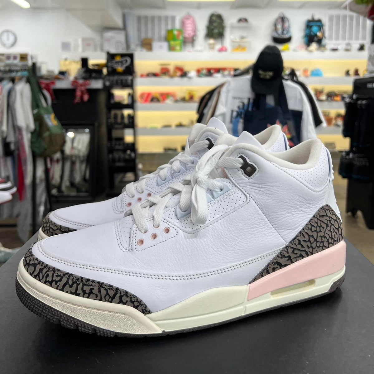 Air Jordan 3 Neapolitan