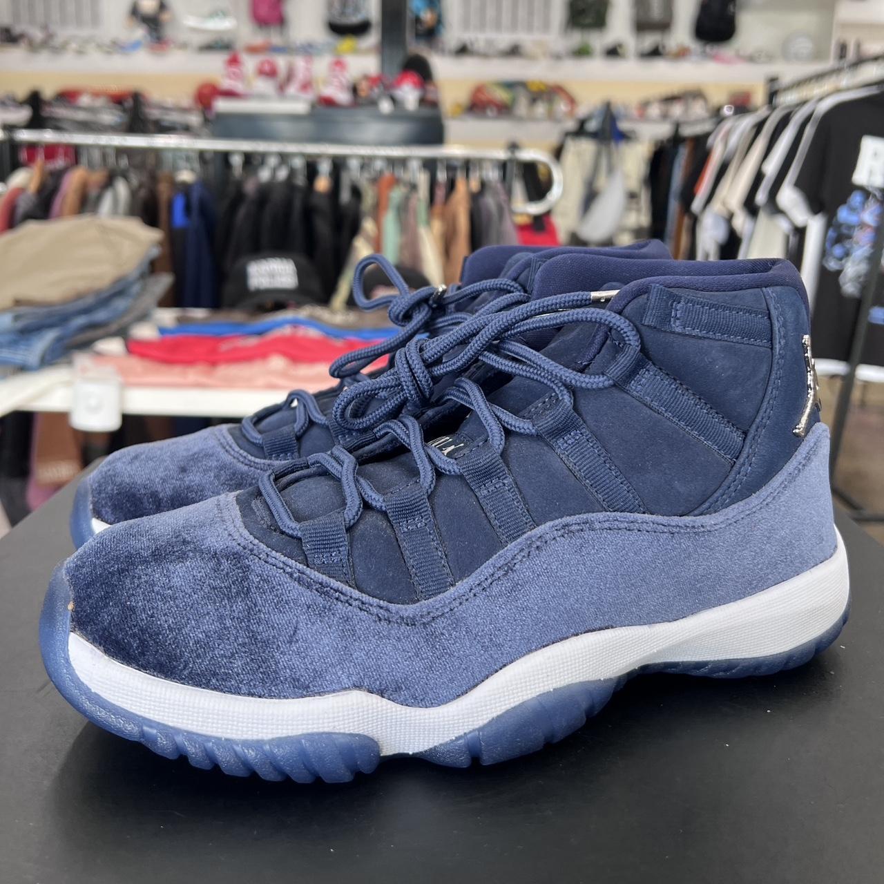 Air Jordan 11 Midnight Navy