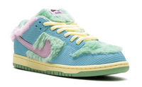 SB Dunk Low x Verdy Visty